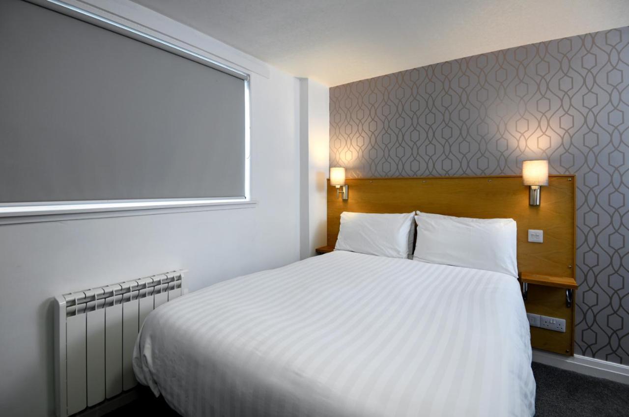 The Corner House Hotel Annan Kültér fotó