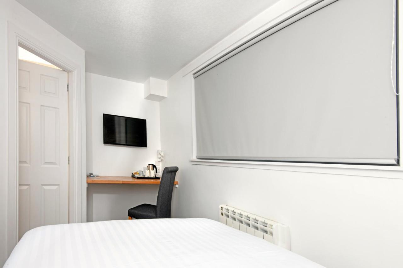 The Corner House Hotel Annan Kültér fotó