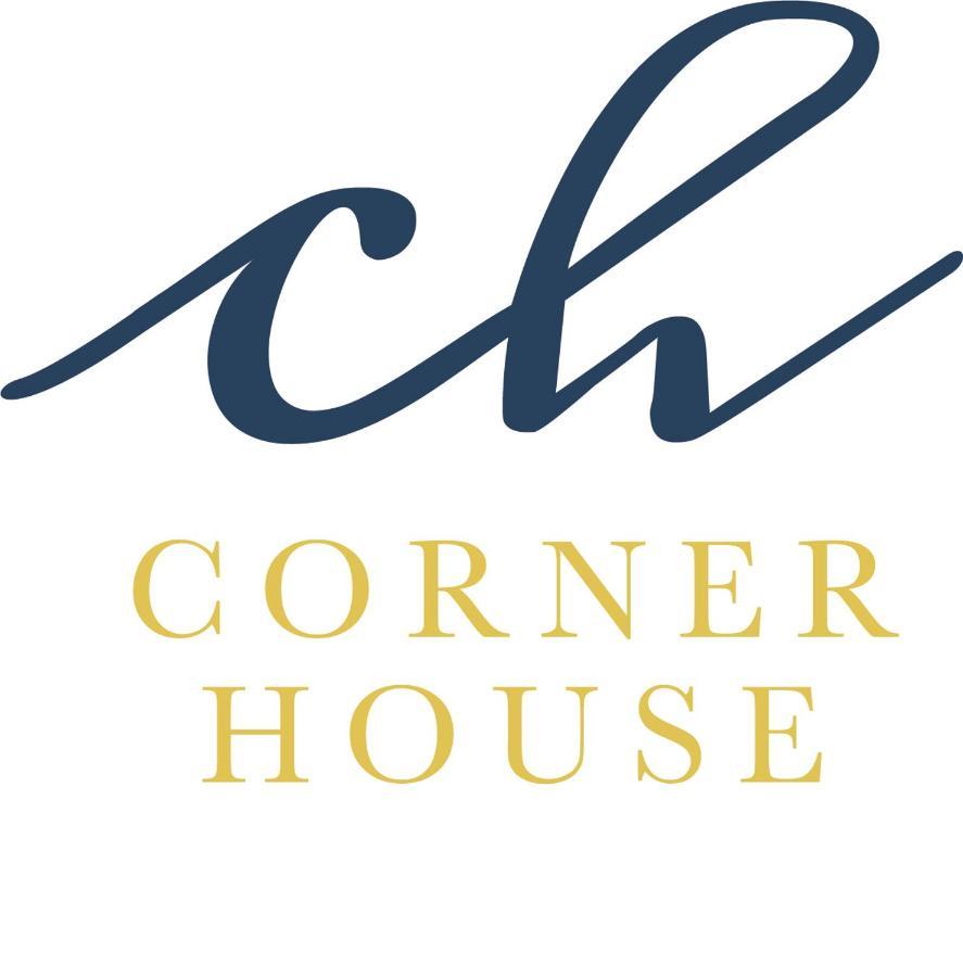 The Corner House Hotel Annan Kültér fotó